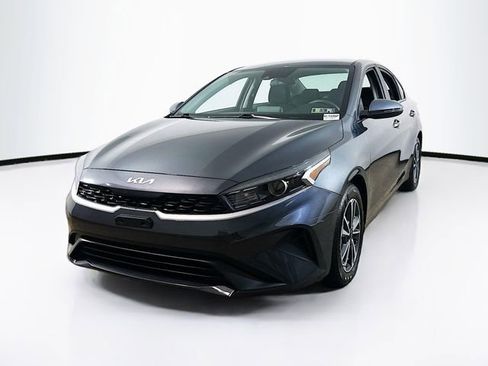 Used 2023 Kia Forte LXS w/ LXS Technology Package image 3