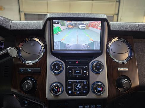 Used 2015 Ford F250 Lariat w/ Lariat Ultimate Package image 32