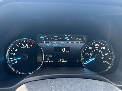Used 2018 Ford F150 Platinum w/ Equipment Group 701A Luxury AWD/4WD image 11