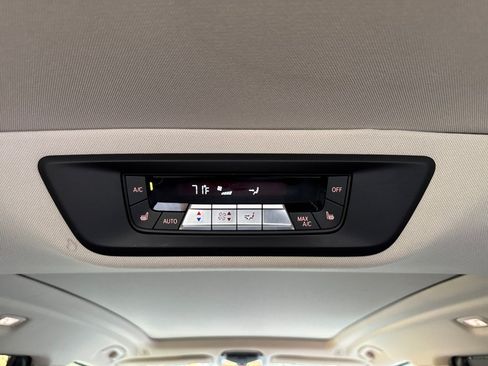 Used 2020 BMW X7 xDrive40i w/ Premium Package AWD/4WD image 36