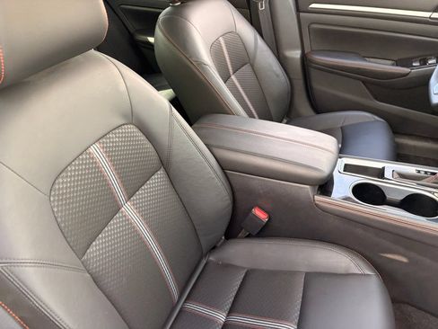Certified 2025 Nissan Altima 2.5 SR FWD image 11