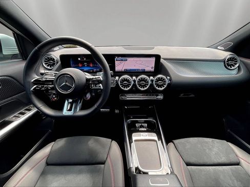 Used 2025 Mercedes-Benz GLA 35 AMG 4MATIC image 9