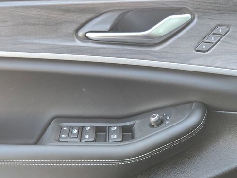 New 2025 Jeep Grand Cherokee L Limited w/ Black Appearance Package image 18