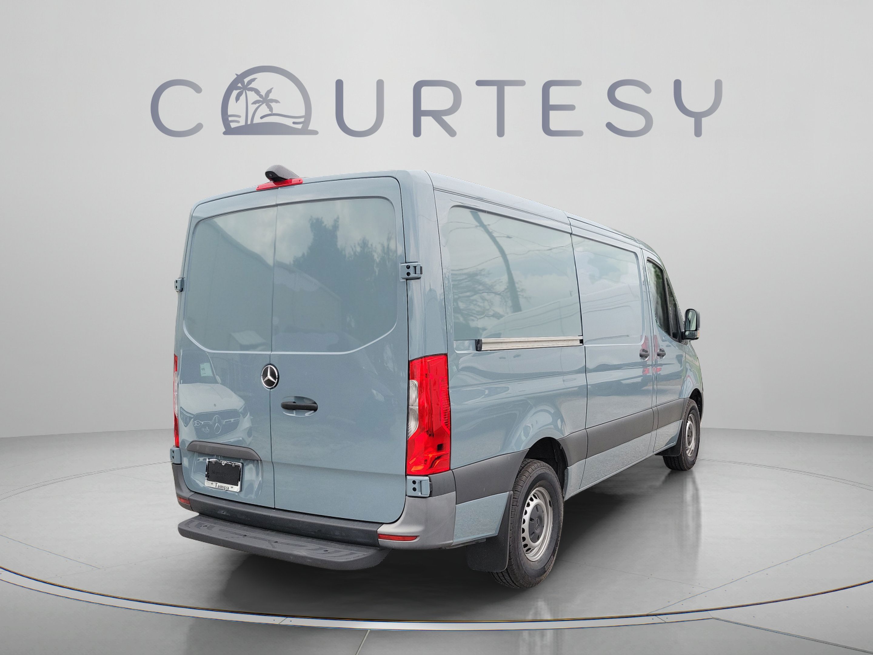 Used 2025 Mercedes-Benz Sprinter 2500 image 3