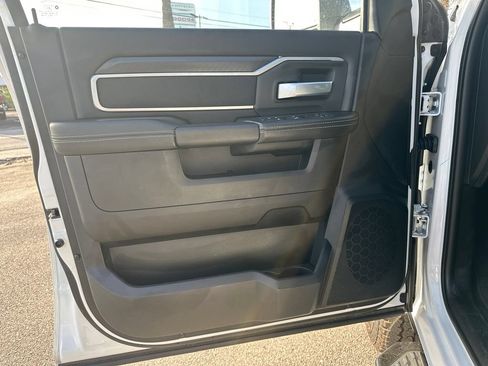 Used 2025 RAM 2500 Big Horn AWD/4WD image 10