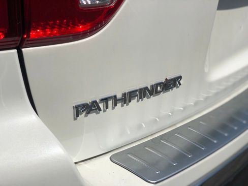 Certified 2020 Nissan Pathfinder Platinum image 28