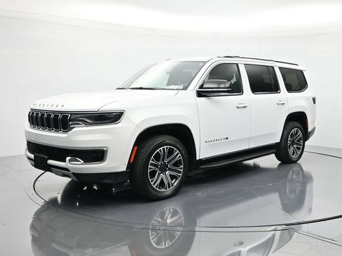 Used 2024 Jeep Wagoneer Series II w/ Flexible Seating Group image 1