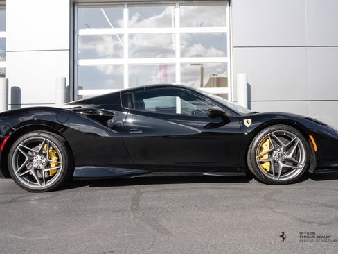 Certified 2021 Ferrari F8 Tributo image 13