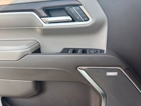 Used 2023 GMC Sierra 1500 SLT w/ SLT Premium Package image 10