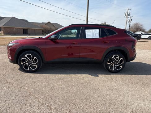 Certified 2024 Chevrolet Trax RS w/ Sunroof Package image 2