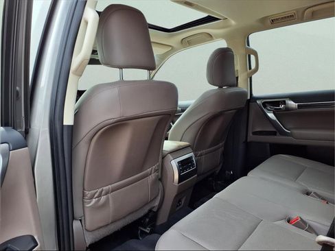 Used 2023 Lexus GX 460 Premium image 13