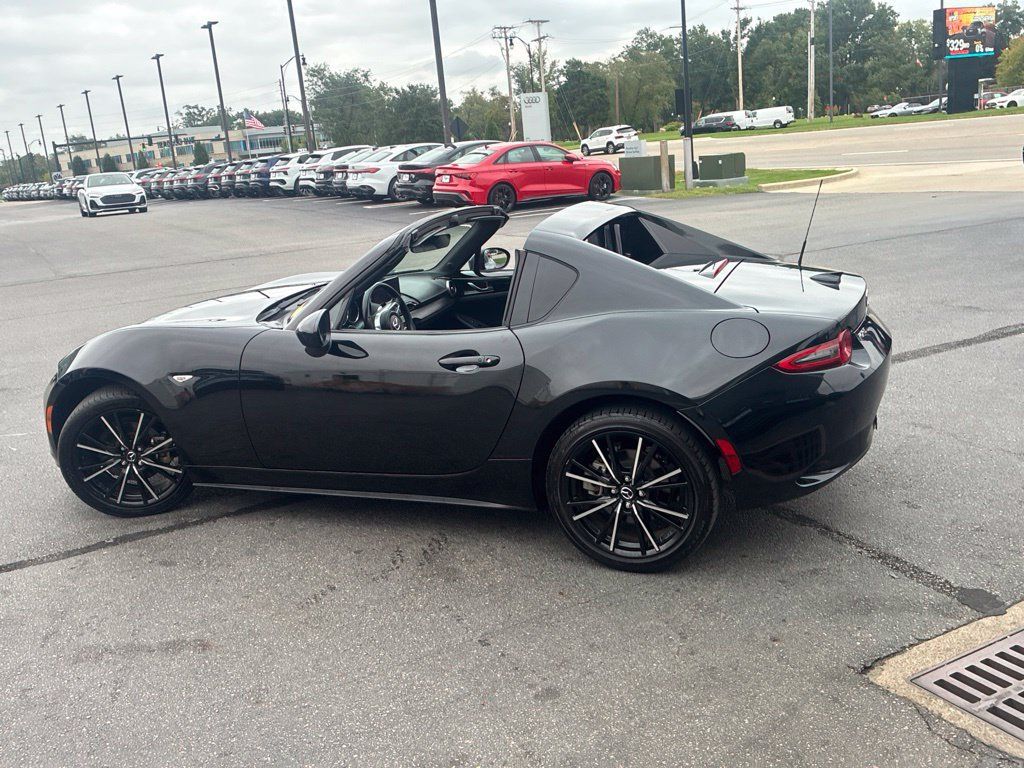 Used 2025 MAZDA MX-5 Miata RF Grand Touring RWD image 5