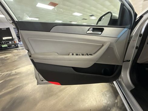 Used 2016 Hyundai Sonata SE FWD image 10