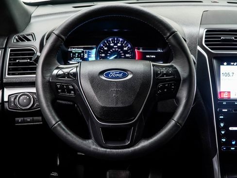 Used 2018 Ford Explorer Limited w/ Ford Safe & Smart Package image 18