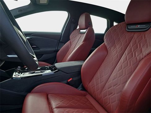 Certified 2025 Audi S6 e-tron Premium Plus w/ Premium Plus image 18