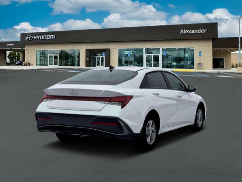 New 2026 Hyundai Elantra SE w/ Cargo Package image 7