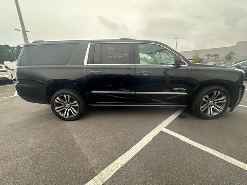 Used 2019 GMC Yukon XL Denali w/ Denali Ultimate Package AWD/4WD image 2