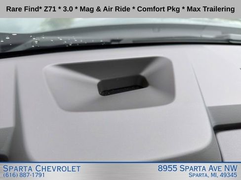 Used 2025 Chevrolet Tahoe Z71 w/ Z71 Off-Road Package AWD/4WD image 34