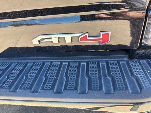 Used 2024 GMC Sierra 2500 AT4 w/ Technology Package image 9