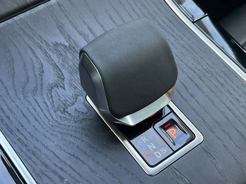 Used 2024 Land Rover Range Rover Evoque Dynamic SE image 23