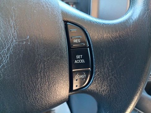 Used 2017 Ford E-350 and Econoline 350 Super Duty image 10