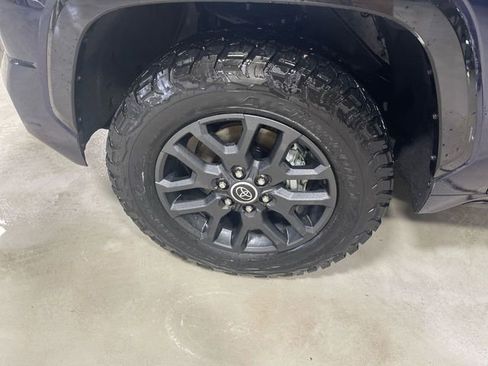 Used 2023 Toyota Tundra Platinum image 10