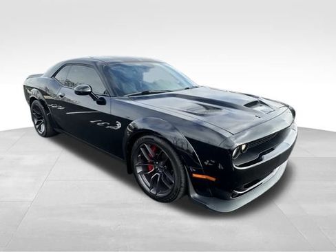 Used 2018 Dodge Challenger SRT Hellcat image 11