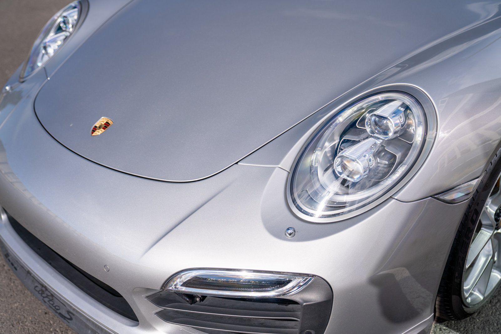 Used 2014 Porsche 911 Turbo S AWD/4WD image 29