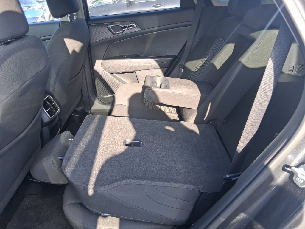 Used 2024 Kia Sportage LX AWD/4WD image 19