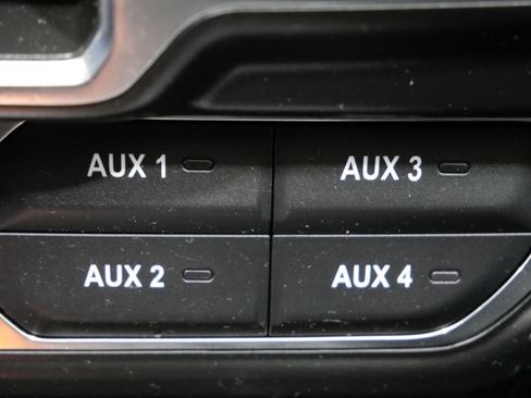 Used 2023 Jeep Wrangler Unlimited Sahara w/ Cold Weather Group AWD/4WD image 22