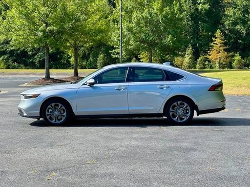 Used 2023 Honda Accord EX-L image 3