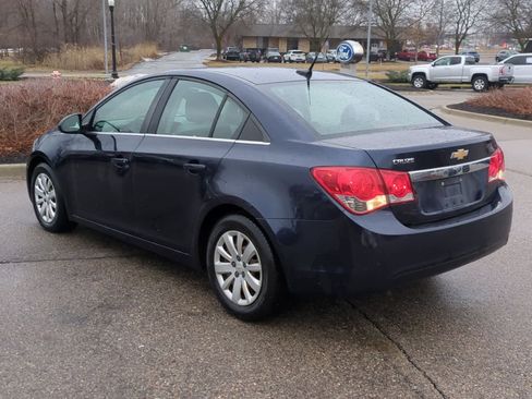 Used 2011 Chevrolet Cruze LS image 6