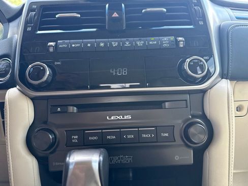 Used 2023 Lexus GX 460 Premium w/ Accessory Package AWD/4WD image 23