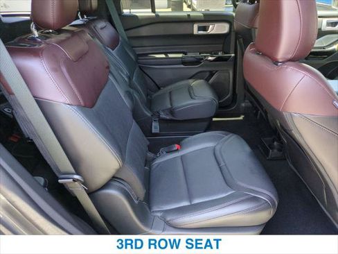 Used 2023 Ford Explorer Platinum w/ Technology Package AWD/4WD image 24