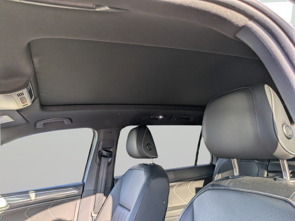 Certified 2023 Volkswagen Tiguan SE R-Line FWD image 20