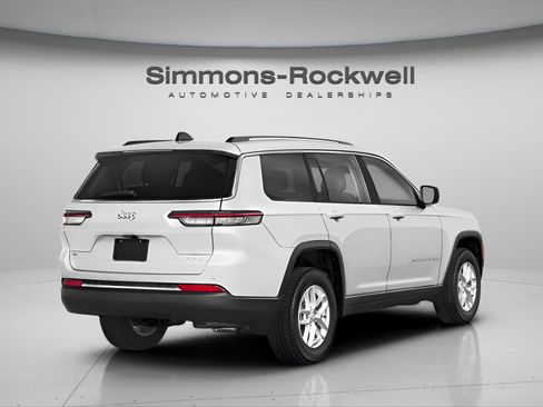 Used 2024 Jeep Grand Cherokee L Laredo AWD/4WD image 9