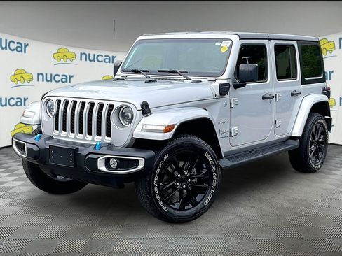 Used 2023 Jeep Wrangler Unlimited Sahara w/ Cold Weather Group AWD/4WD image 3