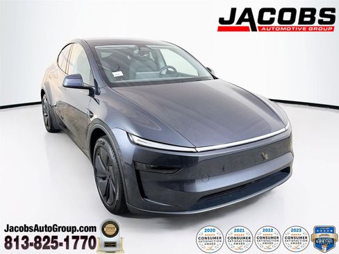 Used 2026 Tesla Model Y Long Range image 1