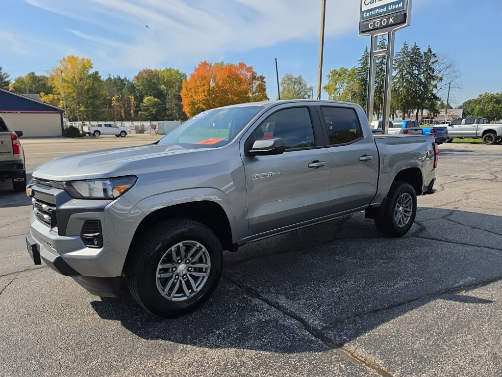 Certified 2024 Chevrolet Colorado LT w/ LT Convenience Package II AWD/4WD image 3