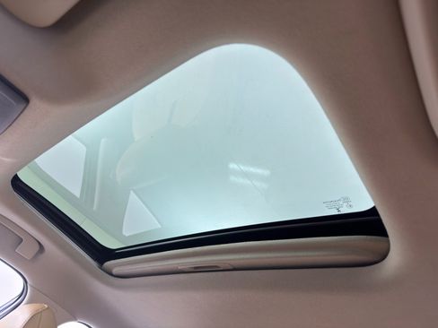 Used 2024 Nissan Sentra SV w/ SV Premium Package image 11