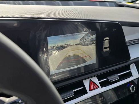 New 2025 Kia Niro EX image 10