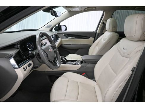 Used 2022 Cadillac XT6 Premium Luxury w/ Technology Package image 10