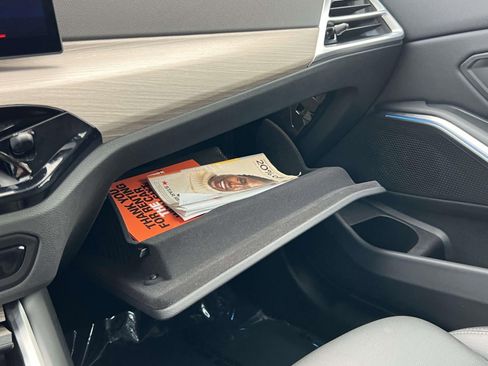 Used 2025 BMW 330i xDrive Sedan image 10