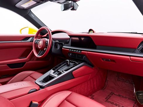 Used 2025 Porsche 911 Carrera RWD image 49