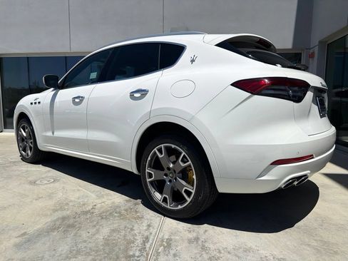 Certified 2023 Maserati Levante GT AWD/4WD image 8