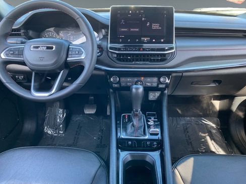 Used 2024 Jeep Compass Trailhawk AWD/4WD image 11