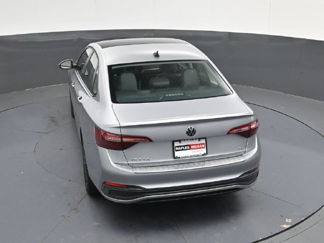 Used 2023 Volkswagen Jetta SE FWD image 41