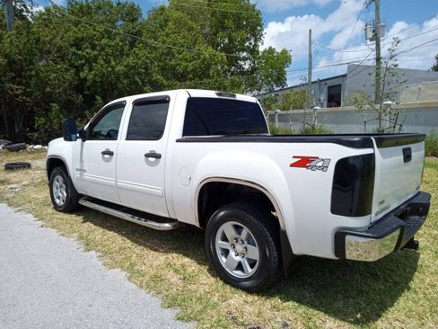 Used 2010 GMC Sierra 1500 SLE w/ Power Pack Plus AWD/4WD image 10