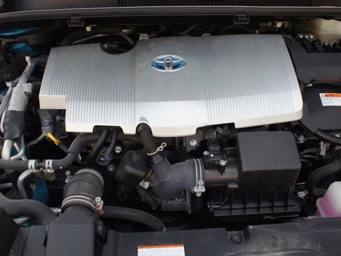 Used 2021 Toyota Prius Prime XLE image 29