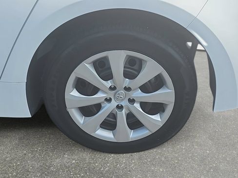 Used 2026 Toyota Corolla LE FWD image 31